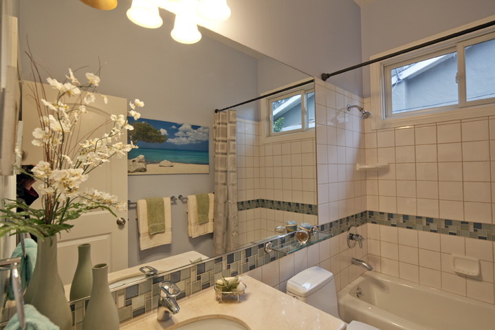Bathroom 3 (A) Picture - 419 Leland Ave, Palo Alto 94306 Bathroom 3 (A) picture - 419 Leland Ave, Palo Alto 94306