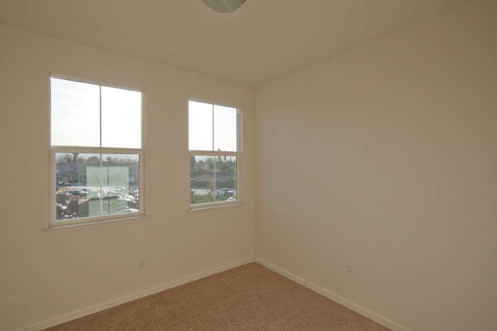 Bedroom 2 picture - 664 Luna Park Dr, San Jose 95112