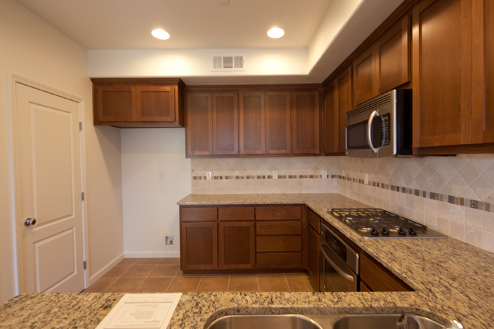 Kitchen picture - 664 Luna Park Dr, San Jose 95112