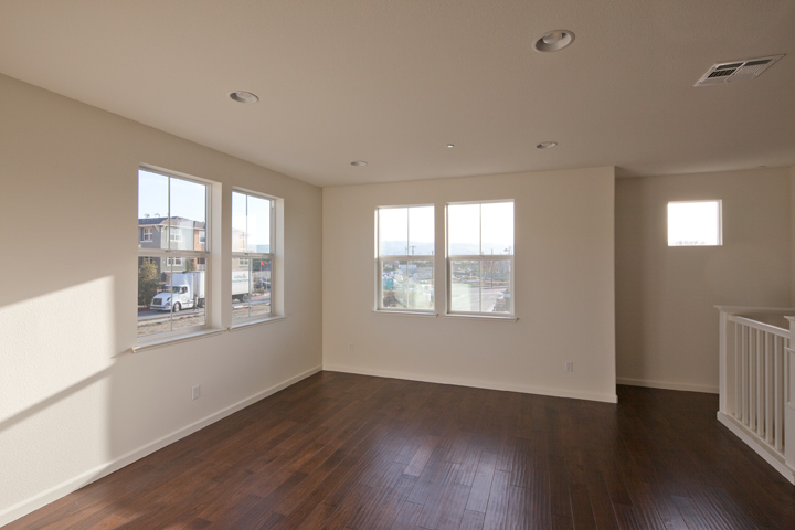 Living Room picture - 664 Luna Park Dr, San Jose 95112