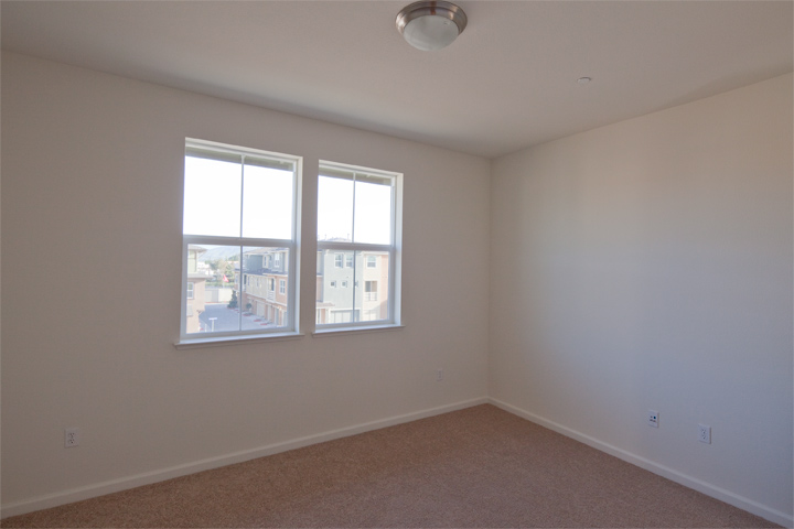 Master Bedroom picture - 664 Luna Park Dr, San Jose 95112