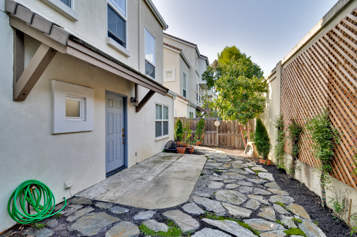 Back Yard picture - 127 Montelena Ct, Mountain View 2010