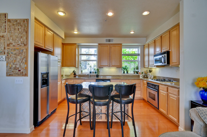 Kitchen picture - 127 Montelena Ct, Mountain View 2010