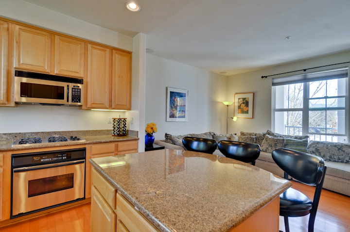 Kitchen picture - 127 Montelena Ct, Mountain View 2010
