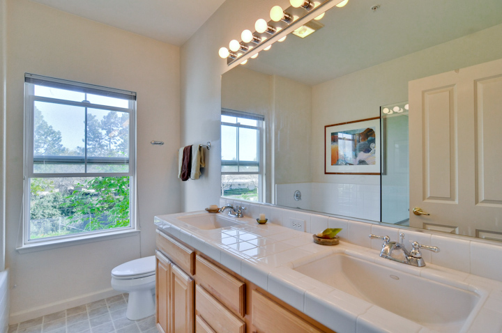 Master Bathroom picture - 127 Montelena Ct, Mountain View 2010