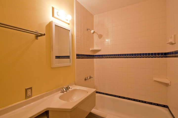 Bathroom picture - 1119 Oregon Ave, Palo Alto 94303