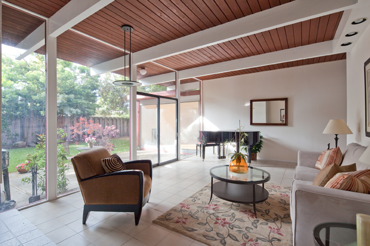 Living Room picture - 874 Richardson Ct, Palo Alto 94303
