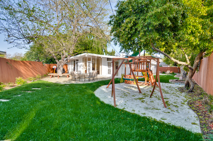 Back Yard picture - 3084 Stelling Dr, Palo Alto 94303