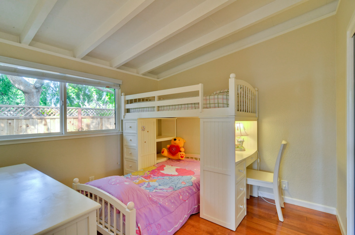 Bedroom picture - 3084 Stelling Dr, Palo Alto 94303