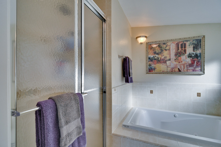 Master Bathroom picture - 3084 Stelling Dr, Palo Alto 94303