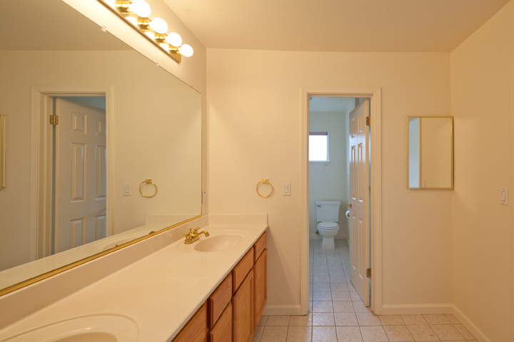 Master Bath (B) Picture - 3557 Sunnydays Ln, Santa Clara 95051 Master Bath (B) picture - 3557 Sunnydays Ln, Santa Clara 95051