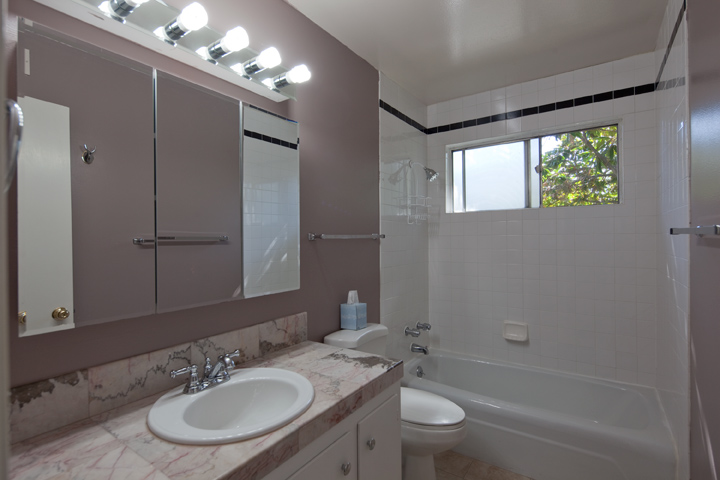 Bath 2 (A) picture - 1474 Wildrose Way, Mountain View 94043