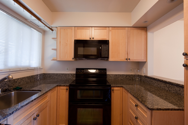 Kitchen (B) picture - 1474 Wildrose Way, Mountain View 94043