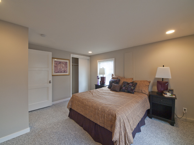 Bedroom 3 (C) picture - 4023 Bayview Ave, San Mateo 94403