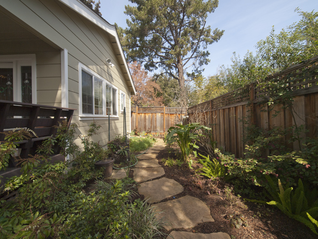Back Yard picture - 932 Boyce Ave, Palo Alto 94301