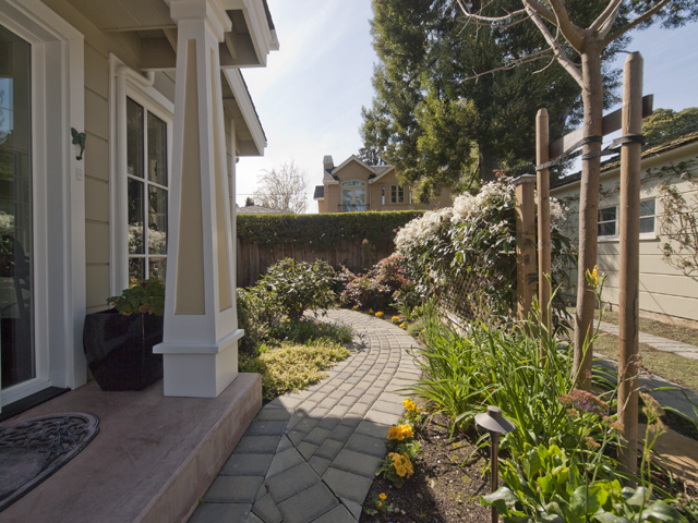 Front Path picture - 932 Boyce Ave, Palo Alto 94301