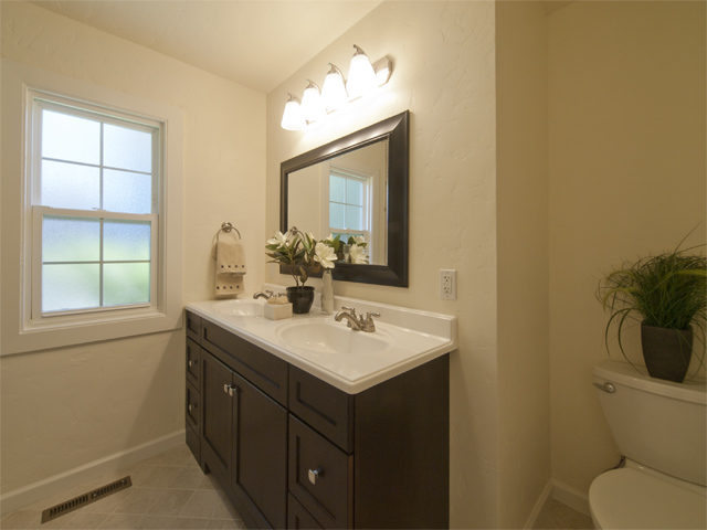 Bath picture - 4033 Campana Dr, Palo Alto 94306