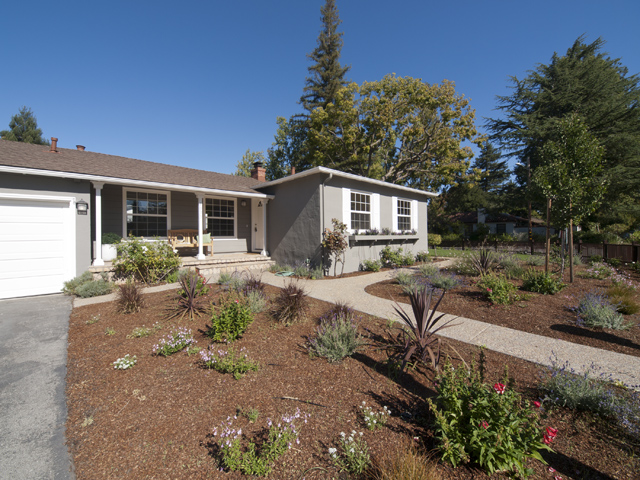 Front Yard picture - 4033 Campana Dr, Palo Alto 94306