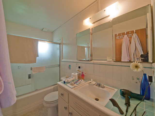 Downstairs Bath picture - 657 Channing Ave, Palo Alto 94301
