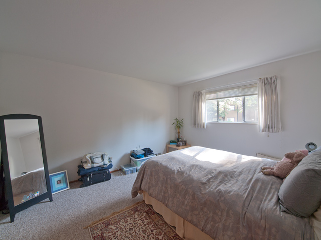 Downstairs Bedroom 1 picture - 657 Channing Ave, Palo Alto 94301
