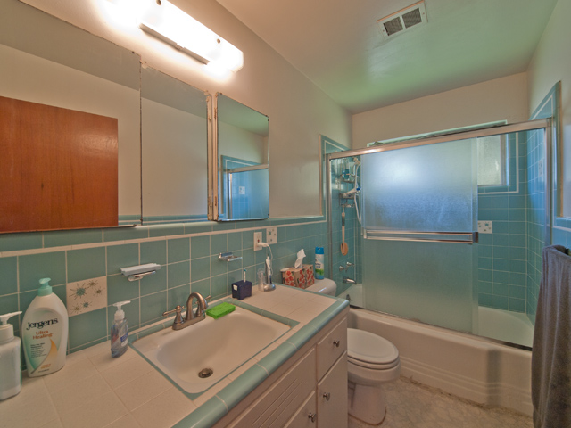 Rear Bath picture - 657 Channing Ave, Palo Alto 94301