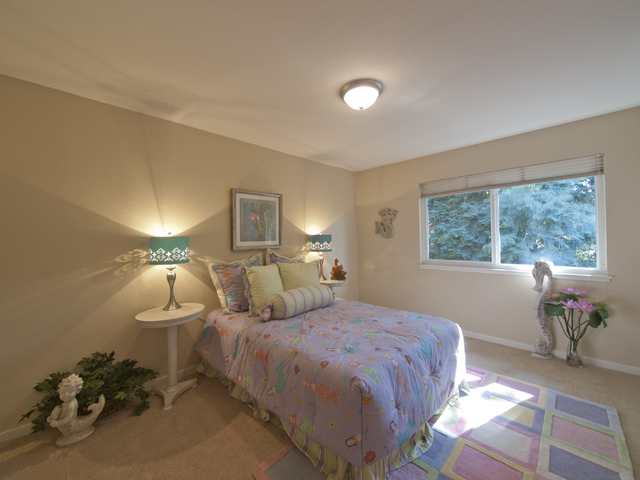 Bedroom 2 picture - 709 Charleston Ct, Palo Alto 94303