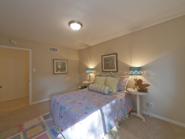 Bedroom 2 picture - 709 Charleston Ct, Palo Alto 94303