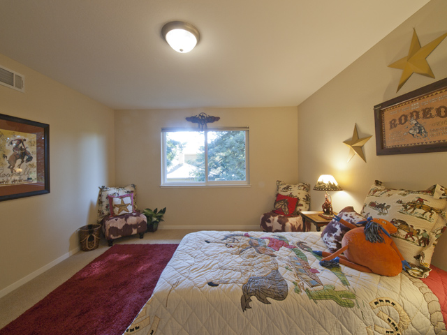 Bedroom 4 picture - 709 Charleston Ct, Palo Alto 94303