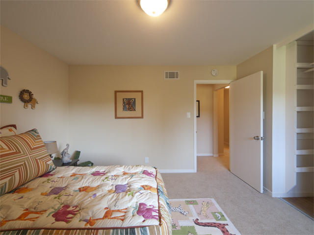 Bedroom 5 picture - 709 Charleston Ct, Palo Alto 94303