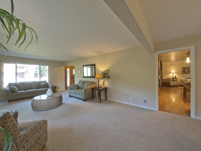 Living Room picture - 709 Charleston Ct, Palo Alto 94303