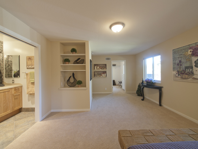 Master Bedroom picture - 709 Charleston Ct, Palo Alto 94303