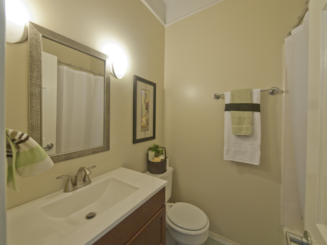 Bathroom 2 picture - 177 Everett Ave, Palo Alto 94301