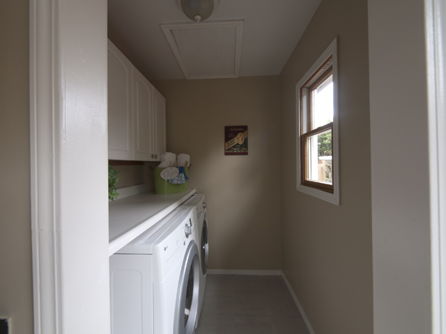 Laundry picture - 177 Everett Ave, Palo Alto 94301