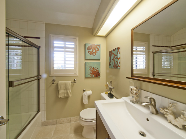 Bath (B) picture - 125 Gladys Ave, Mountain View 94043