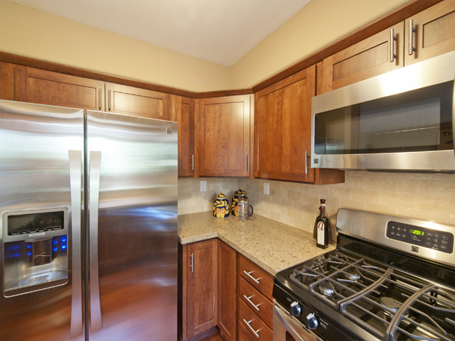 Kitchen (C) Picture - 125 Gladys Ave, Mountain View 94043 Kitchen (C) picture - 125 Gladys Ave, Mountain View 94043