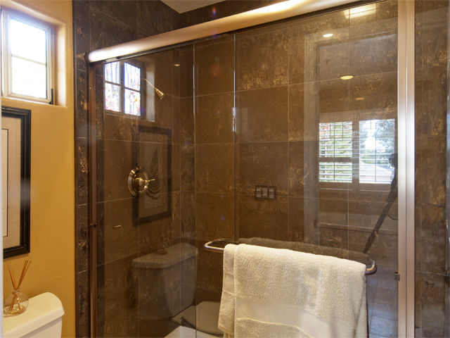 Master Bath (B) Picture - 125 Gladys Ave, Mountain View 94043 Master Bath (B) picture - 125 Gladys Ave, Mountain View 94043