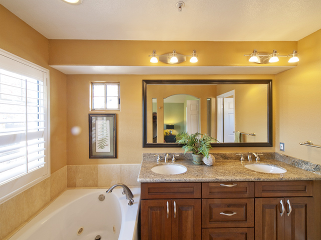 Master Bath (C) Picture - 125 Gladys Ave, Mountain View 94043 Master Bath (C) picture - 125 Gladys Ave, Mountain View 94043
