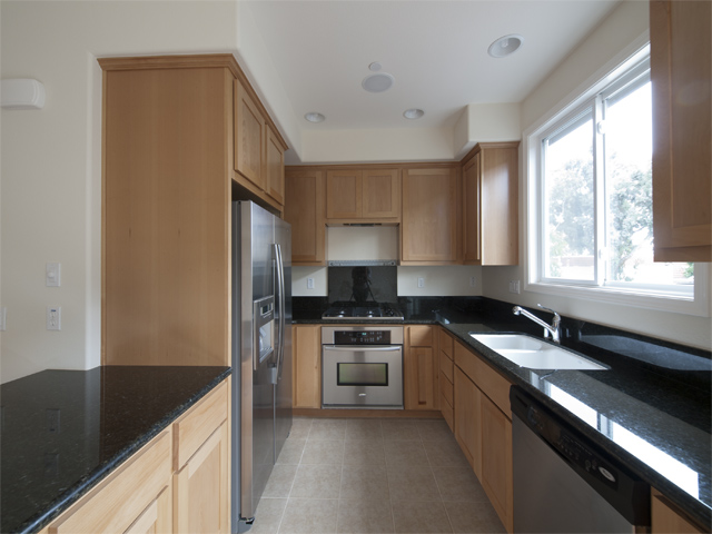 Kitchen picture - 1181 Glin Terrace, Unit 27, Sunnyvale 94089