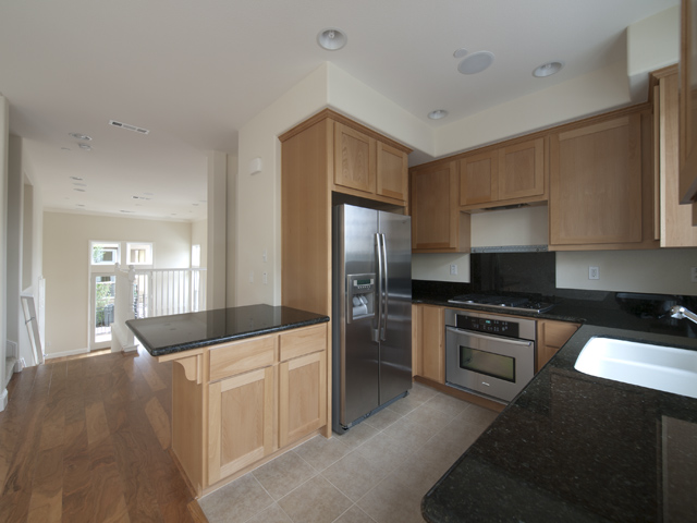 Kitchen picture - 1181 Glin Terrace, Unit 27, Sunnyvale 94089