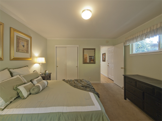 Bedroom 1 picture - 2131 Hanover St, Palo Alto 94306