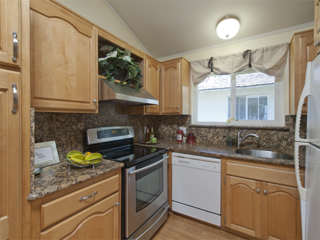 Kitchen picture - 2131 Hanover St, Palo Alto 94306
