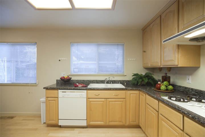 Kitchen (B) Picture - 10577 Johansen Dr, Cupertino 95014 Kitchen (B) picture - 10577 Johansen Dr, Cupertino 95014