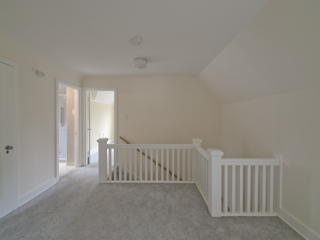 Upstairs Landing picture - 1547 Mariposa Ave, Palo Alto 94306