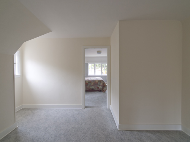Upstairs Landing picture - 1547 Mariposa Ave, Palo Alto 94306