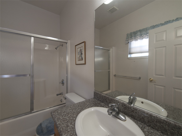 Downstairs Bath Picture - 1135 Phyllis Ave, Mountain View 94040 Downstairs Bath picture - 1135 Phyllis Ave, Mountain View 94040