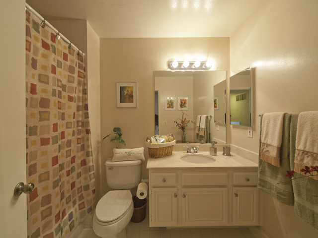 Bath (B) picture - 18 Portofino Cir, Redwood Shores 94065