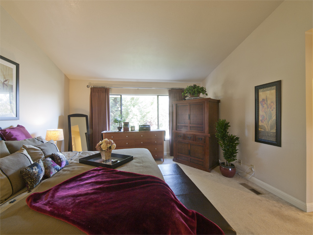 Master Bedroom (B) picture - 18 Portofino Cir, Redwood Shores 94065