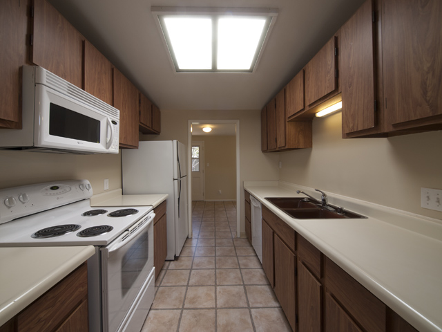 Kitchen (A) picture - 1032 Ringwood Ave, Menlo Park 94025