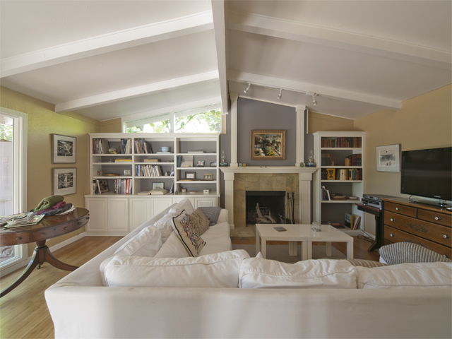 Family Room picture - 854 Rorke Way, Palo Alto 94303