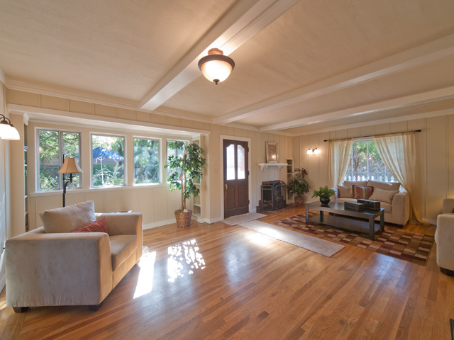 Living Room picture - 724 San Carlos Ct, Palo Alto 94306